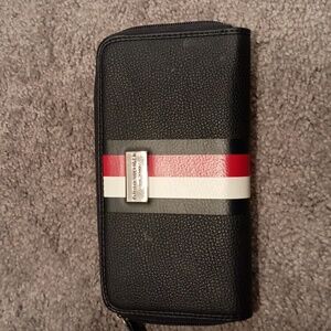 Tommy Hilfiger zip wallet
